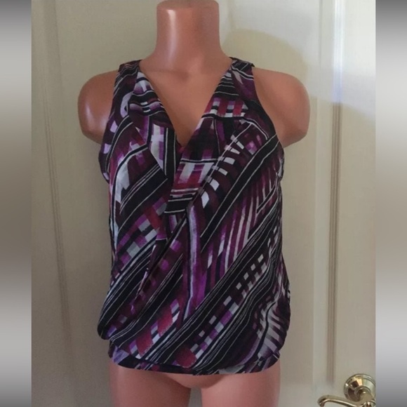 WHBM Abstract Burgundy Surplice Faux Wrap V Neck Banded Top XS NWOT CDW $89 - Picture 3 of 12